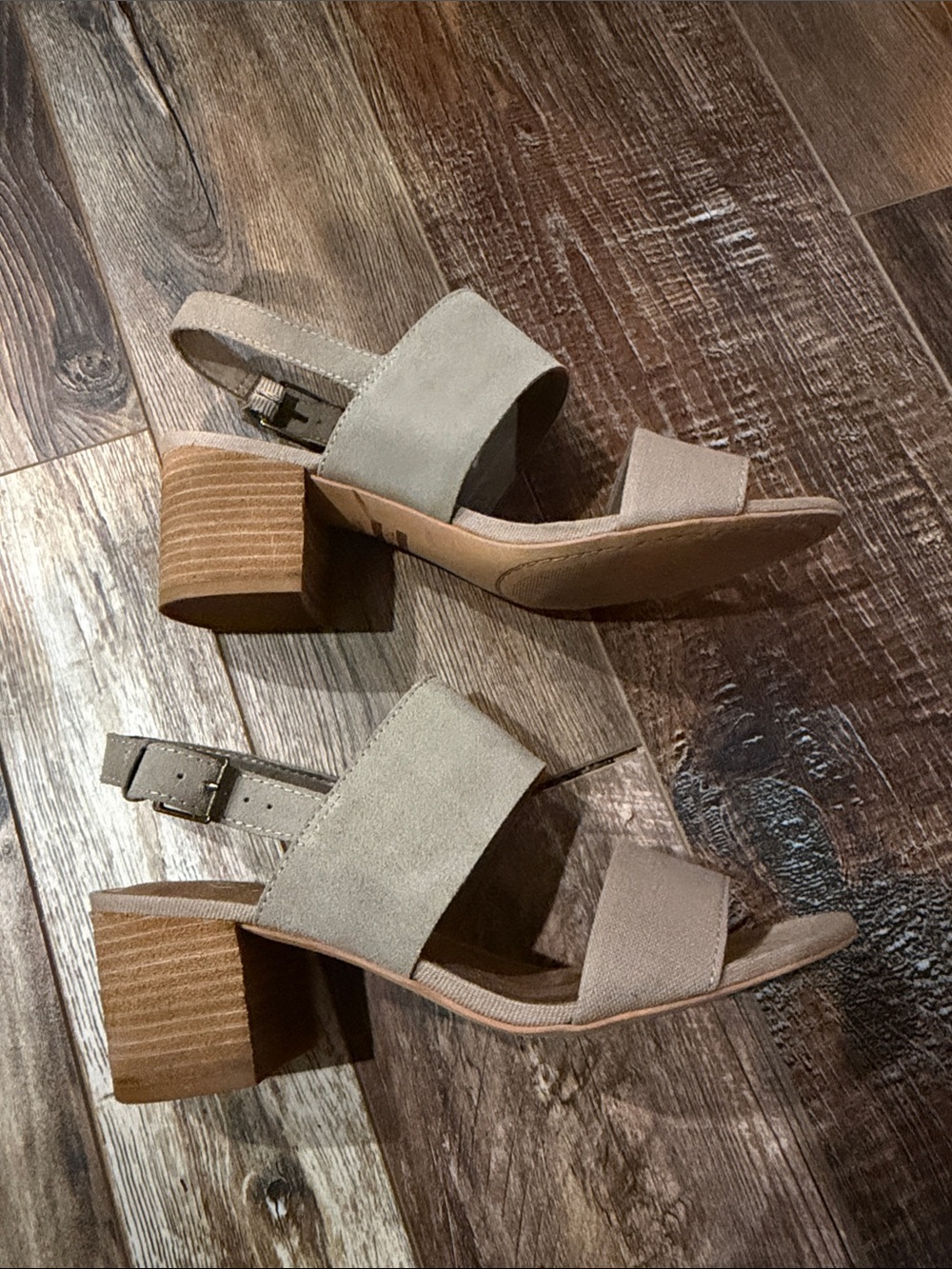 TOMS Poppy desert taupe suede & hemp stacked heel sandals size 8.5, preloved - Picture 2 of 10